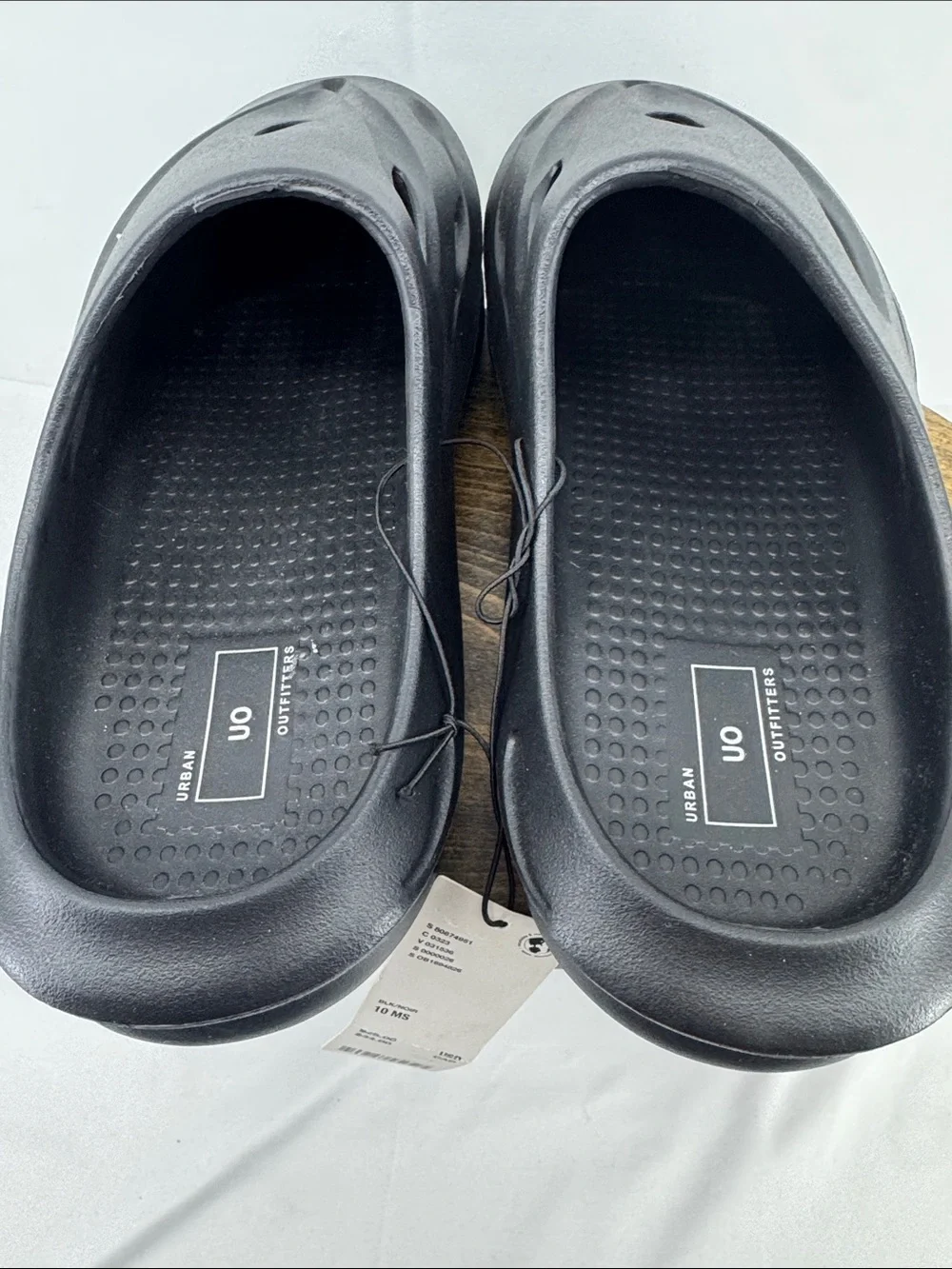 NWT Urban Outfitters Mens Black Foam Recovery Slides Sandals, sz 10